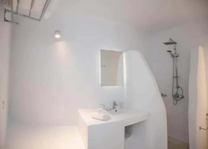 The Mykonian Escape فيلة