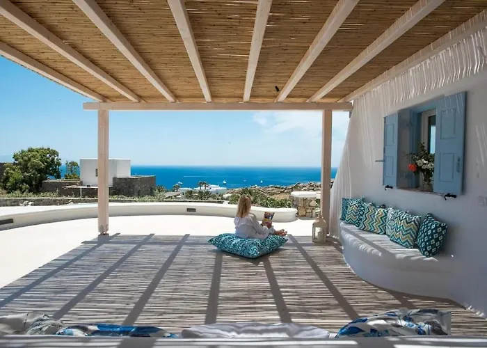 The Mykonian Escape فيلة بسارو