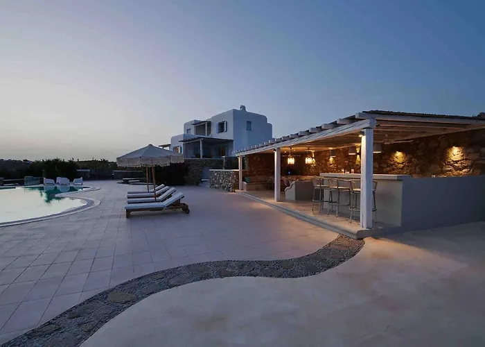 The Mykonian Escape بسارو