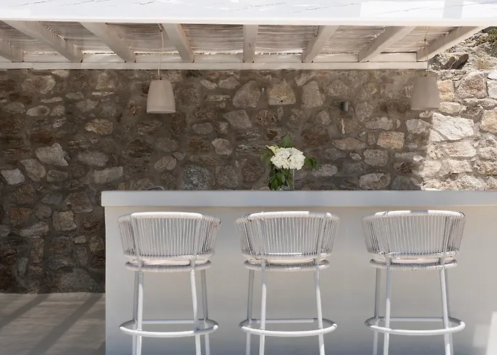 The Mykonian Escape * بسارو