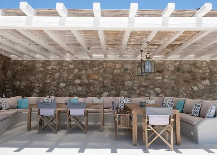 The Mykonian Escape فيلة بسارو