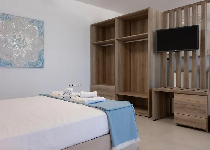 فيلة The Mykonian Escape