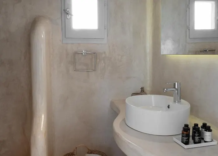 The Mykonian Escape فيلة