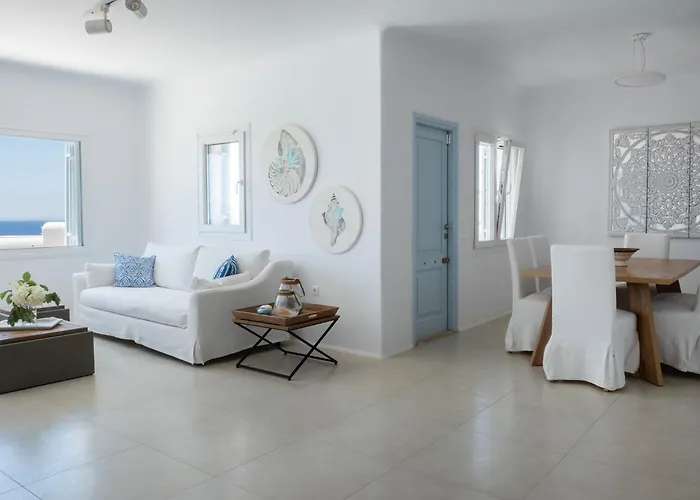 The Mykonian Escape بسارو