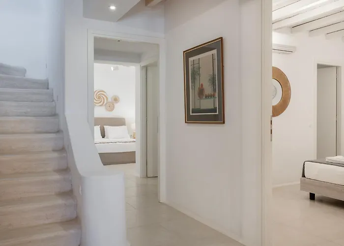 The Mykonian Escape * بسارو