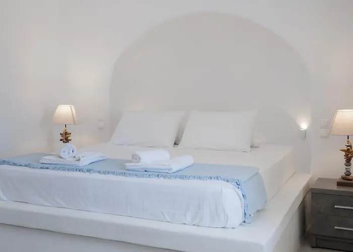 The Mykonian Escape بسارو