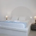 The Mykonian Escape プサロウ