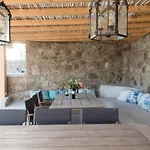 The Mykonian Escape * Psarou (Mykonos)