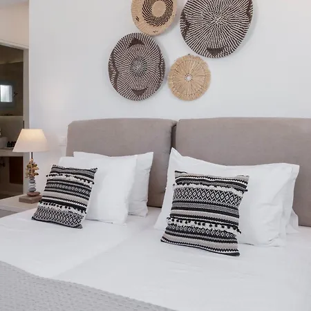 The Mykonian Escape * Psarou (Mykonos)